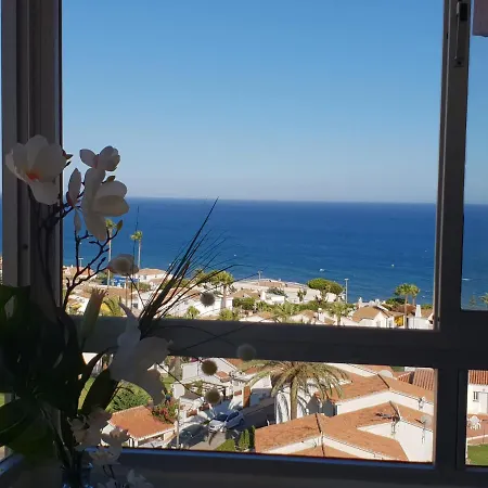 Frente A La Playa. Vistas Al Mar. La Cala De Mijas *